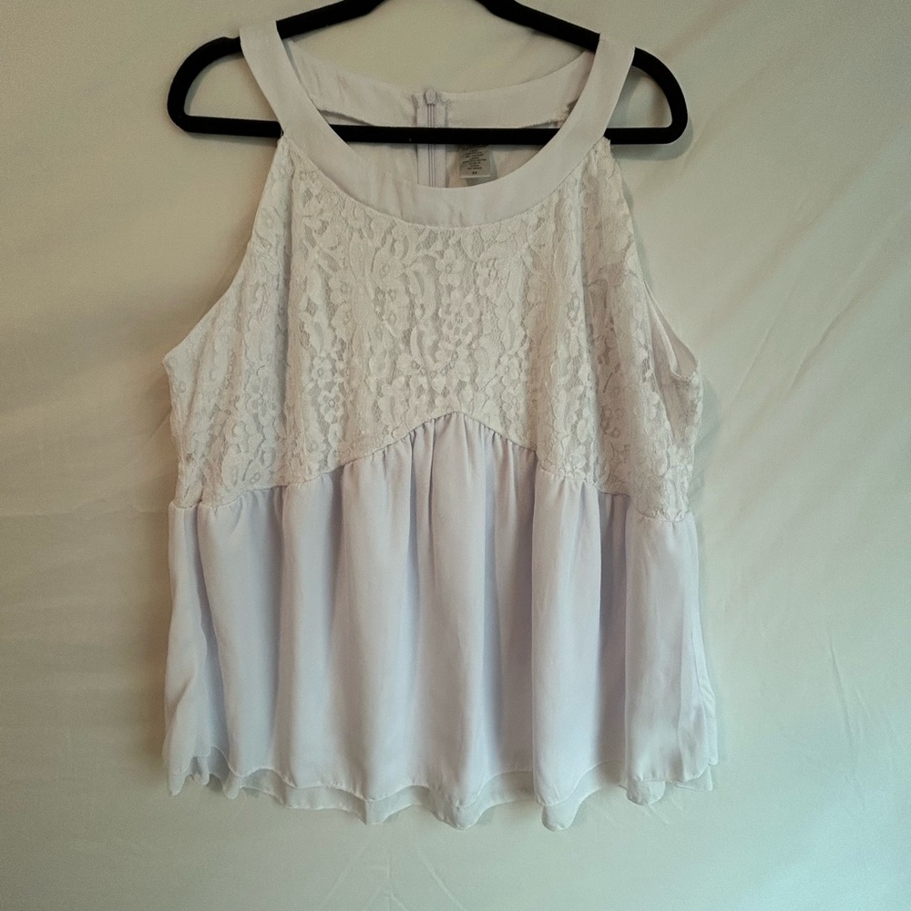 White Lace Overlay Top Size 2X Zip Up Back, Great for a White Party.